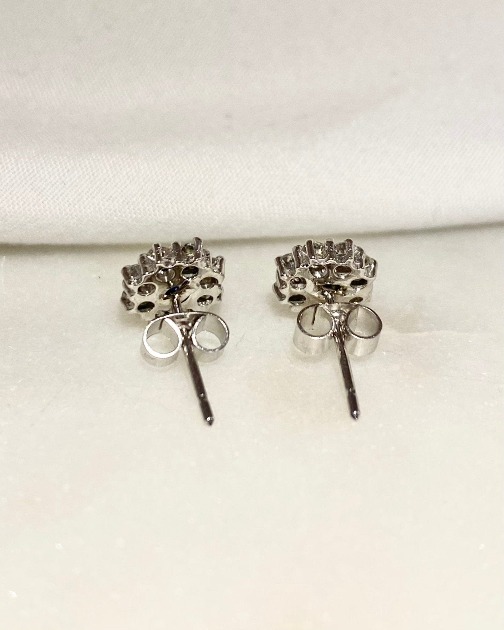 Boucles Marguerite Saphirs &amp; Diamants "Judie" - Elliade Paris