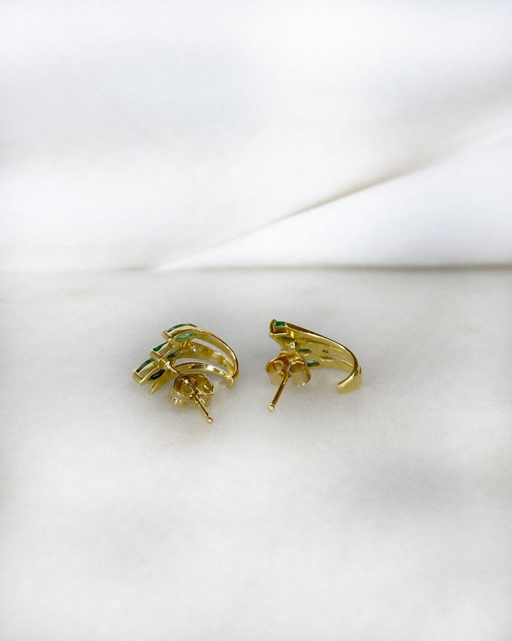 Boucles Trilogie Emeraudes 0.42 carat &amp; Diamants "Liorine" - Elliade Paris