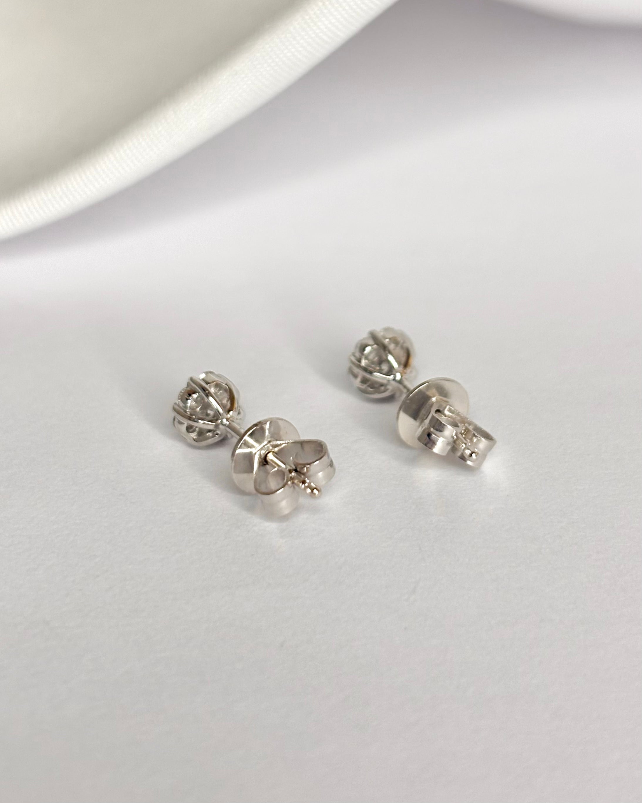 Pendientes margarita con diamante "Carina"
