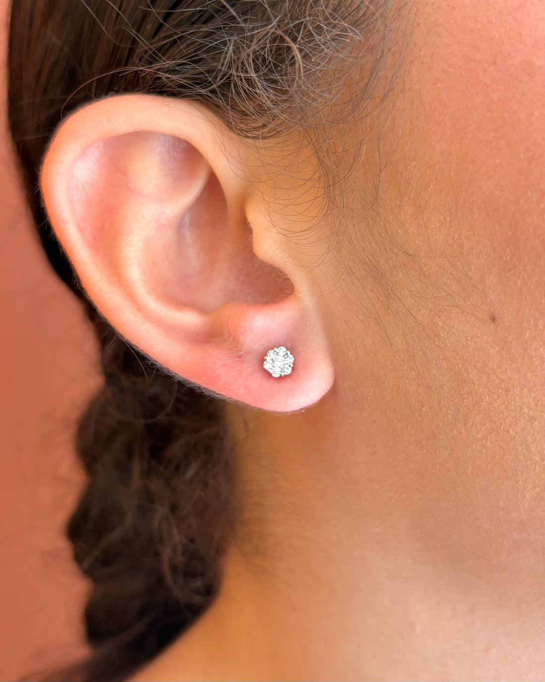 Pendientes margarita con diamante "Carina"