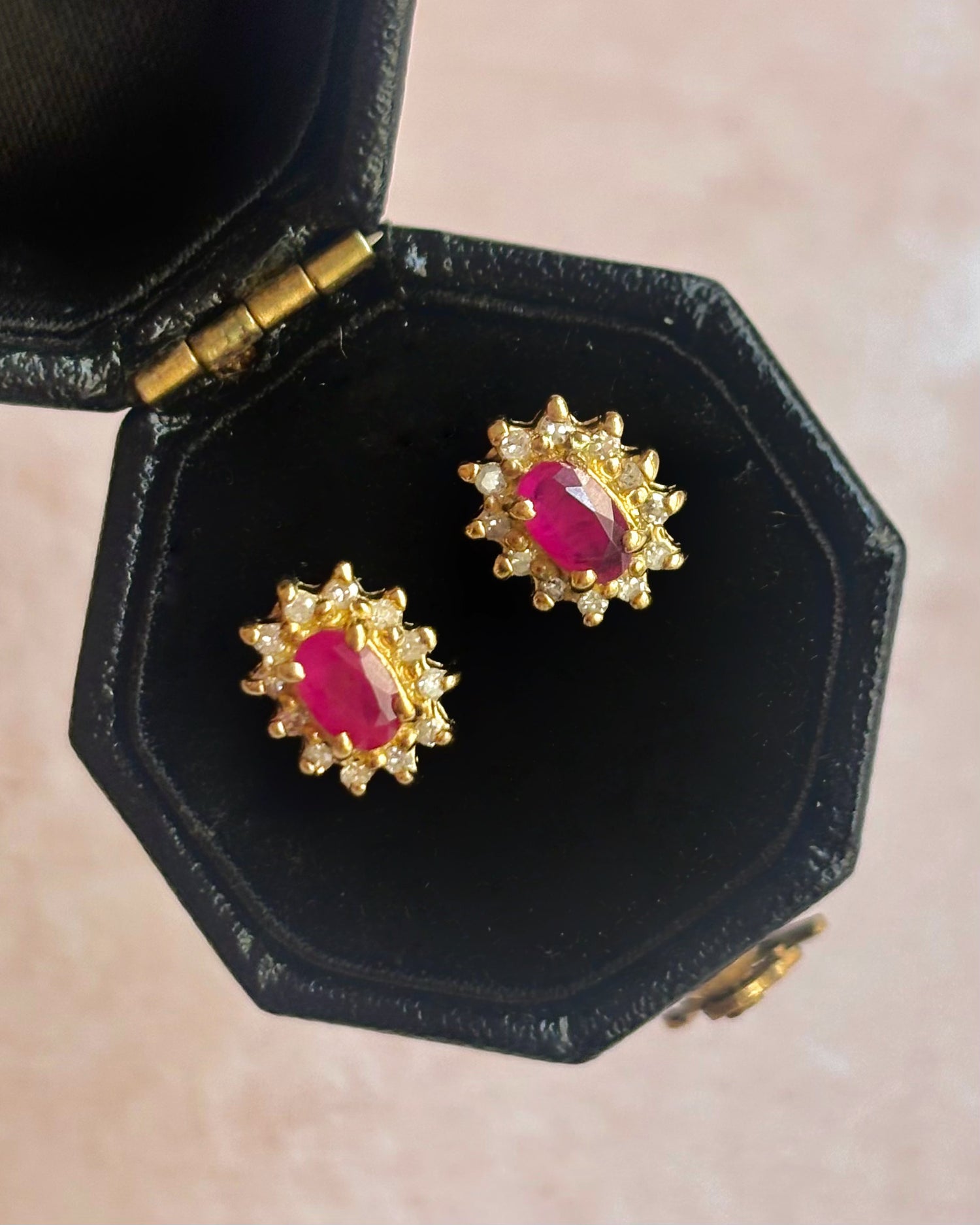 Pendientes de rubí