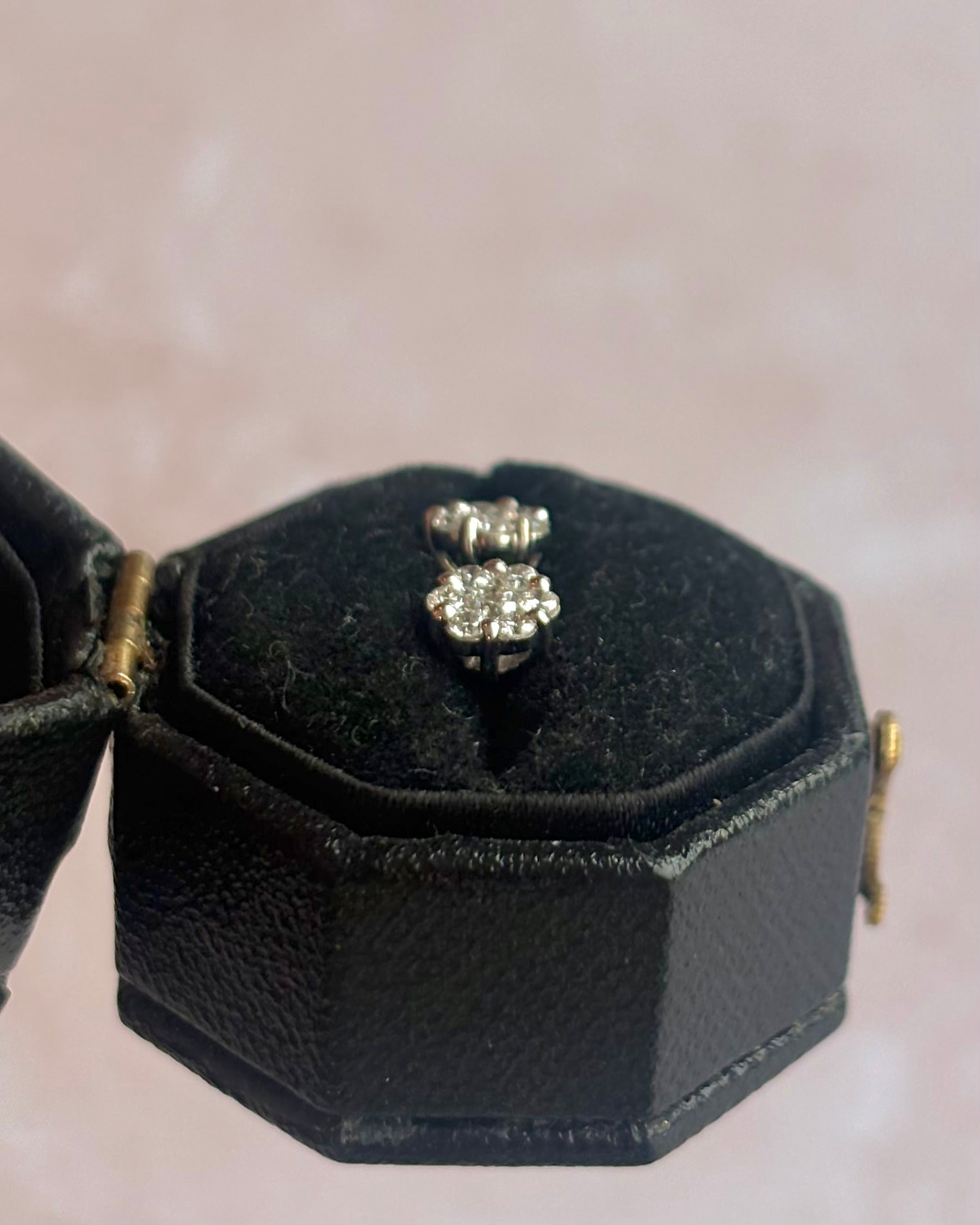 Pendientes margarita con diamante "Carina"