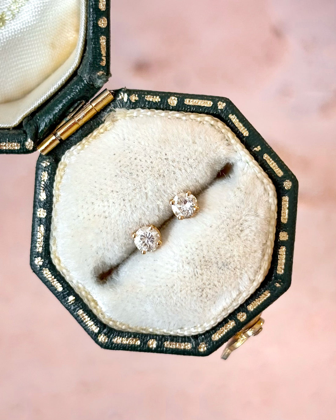 Pendientes de botón con diamantes "Sohane"