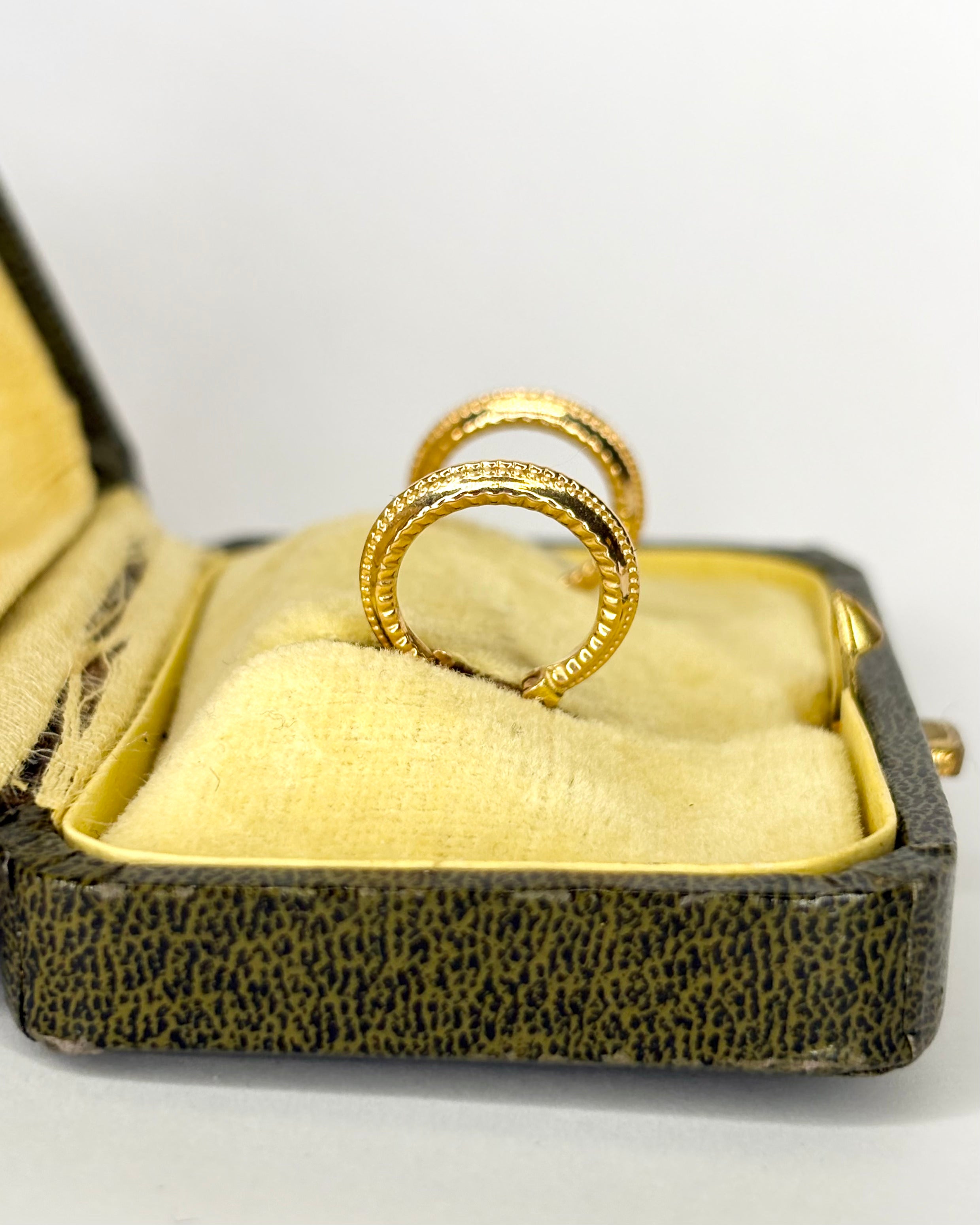 18-Carat Yellow Gold Hoop Earrings "Magda"