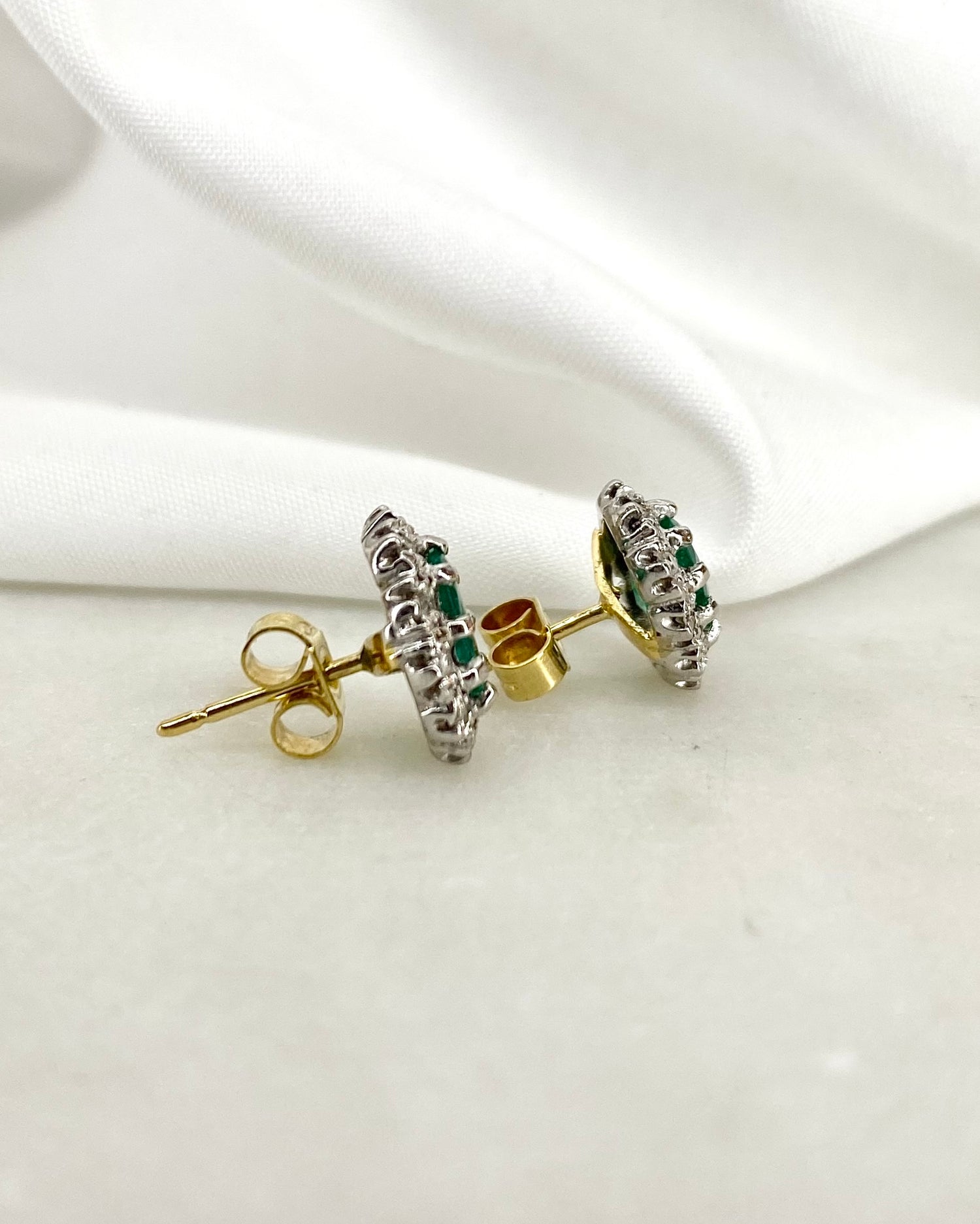 Boucles Marguerite Émeraudes 1.20 carat &amp; Diamants 0.20 carat &quot;Olympe&quot;