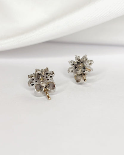 Daisy Stud Earrings with 0.62 Carat Diamonds "Stéphanie"