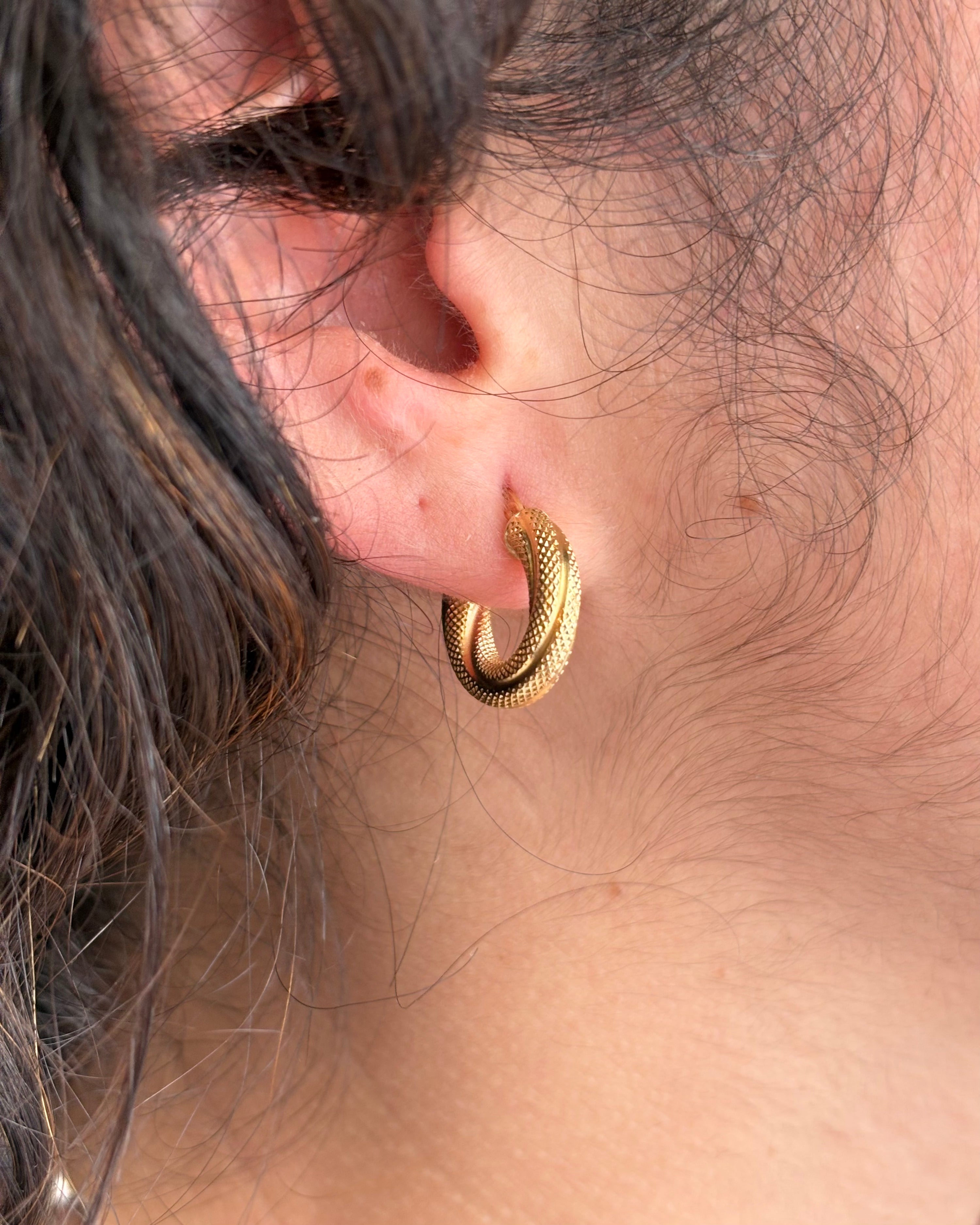 18-Carat Yellow Gold Hoop Earrings "Liana"