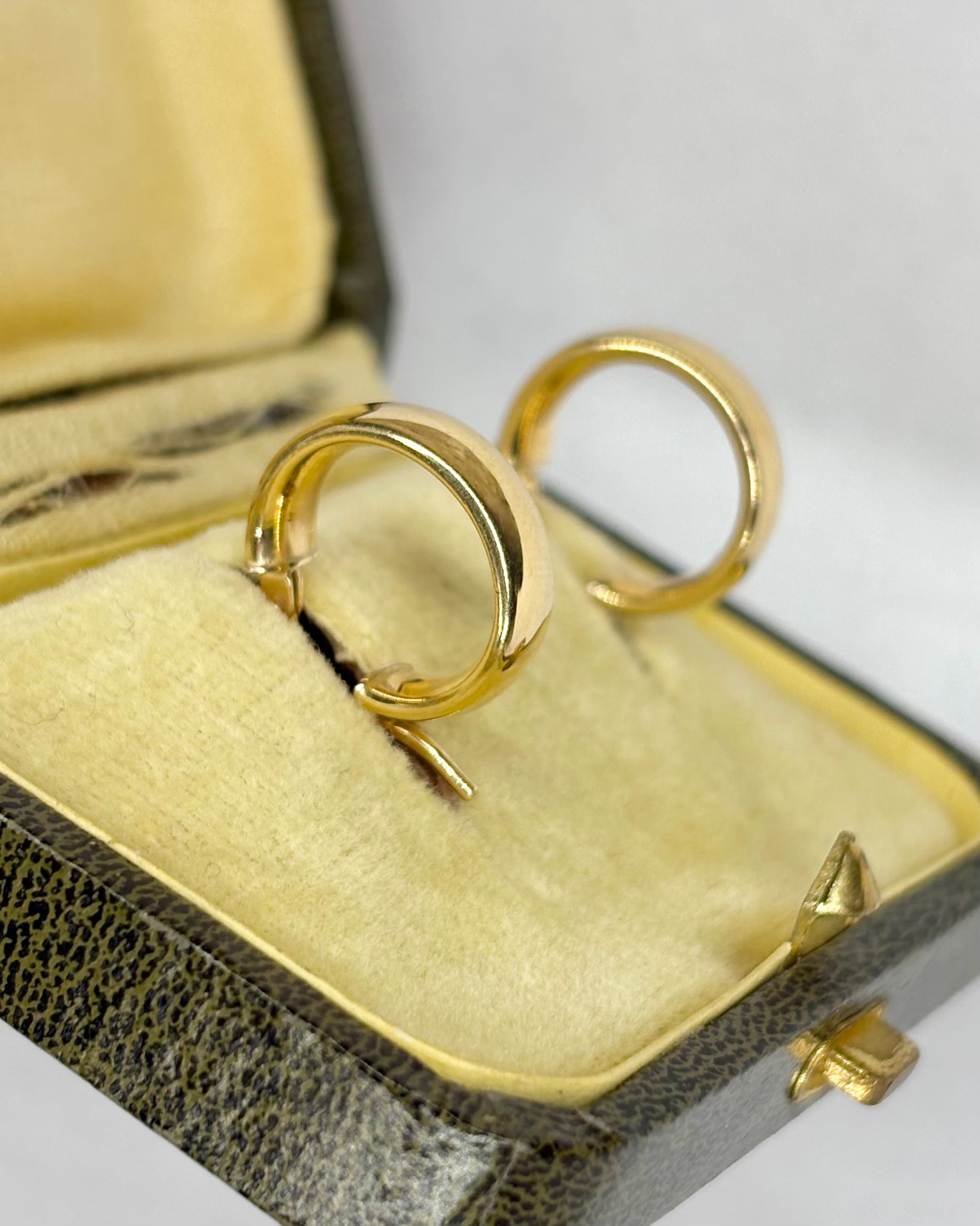 Yellow Gold Hoop Earrings "Carrie"