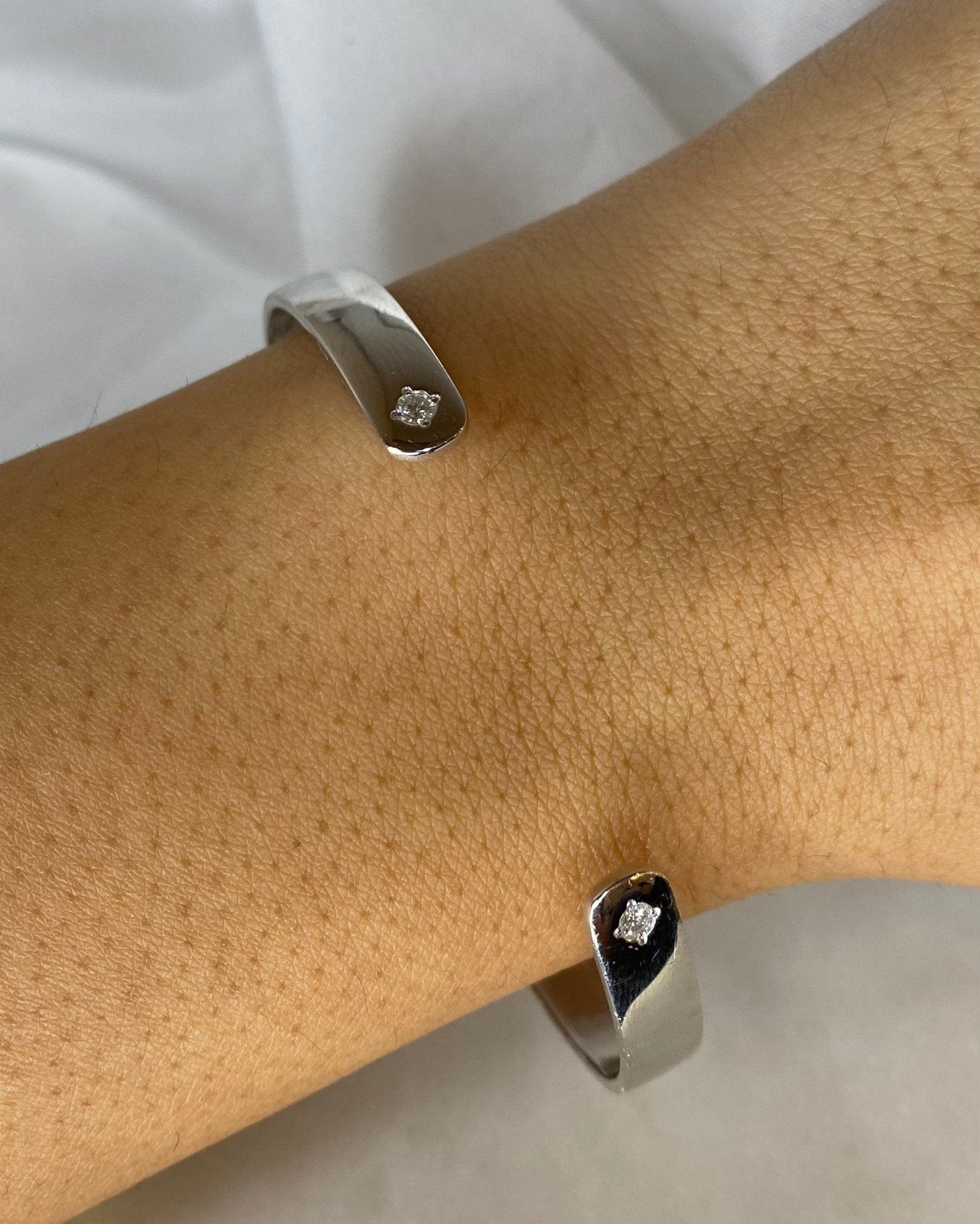 Bracelet Jonc 2 Diamants &amp; or 18 carats 9,3g "Pia" - Elliade Paris