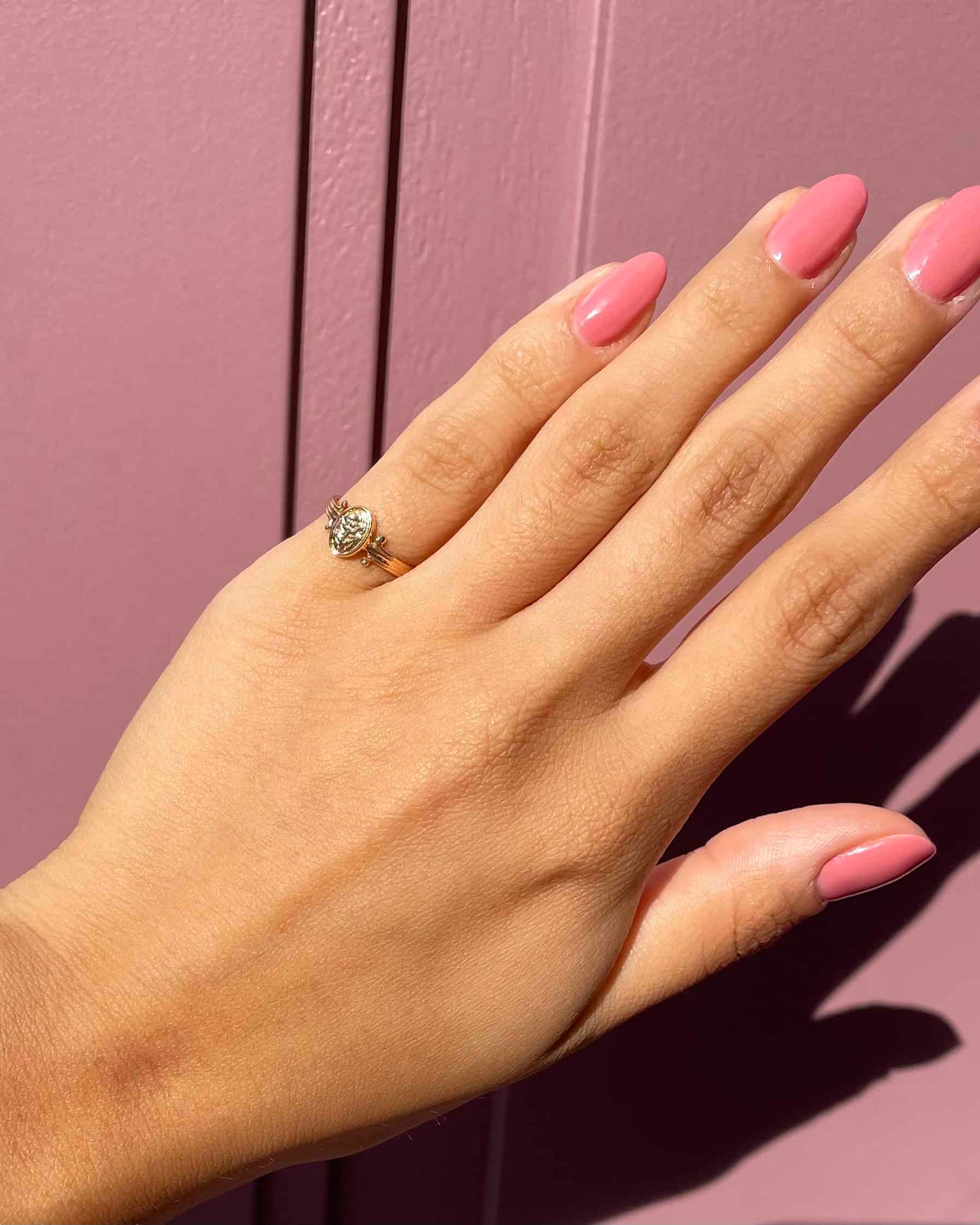 18-carat Gold Pinky Signet Ring &quot;Gina&quot;