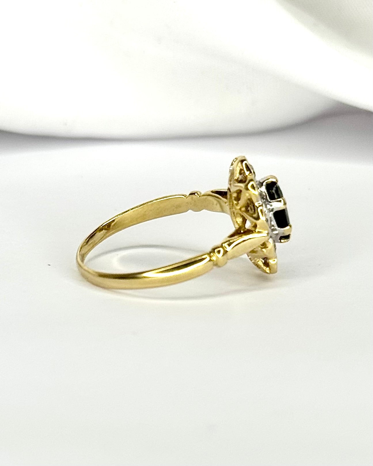Bague Marguerite Saphir 1.15 carat &amp; Diamants 0.30 carat "Martina"
