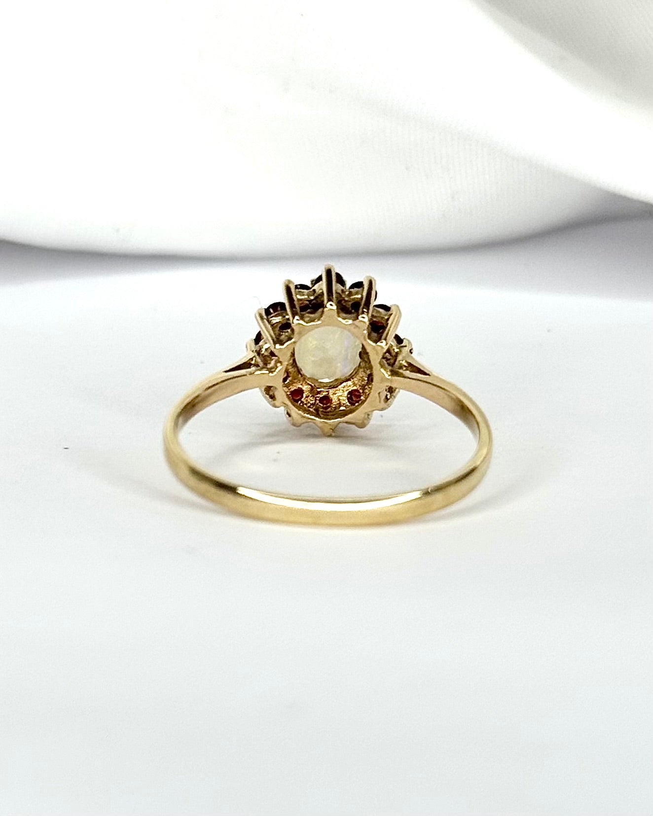Bague Marguerite Opale &amp; Grenats "Noé"
