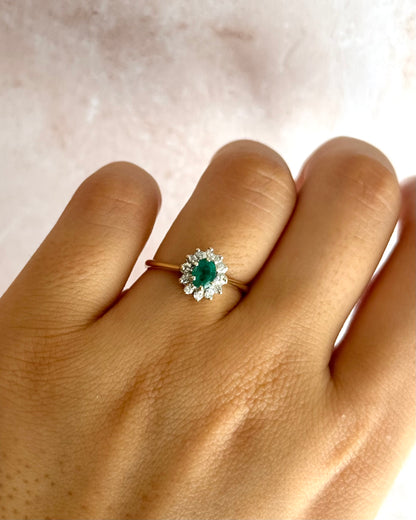 Anillo Margarita Esmeralda y Diamantes "Gloria"
