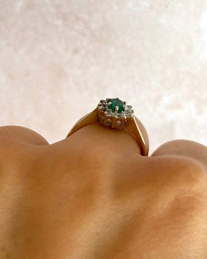 Anillo Margarita Esmeralda y Diamantes "Gloria"
