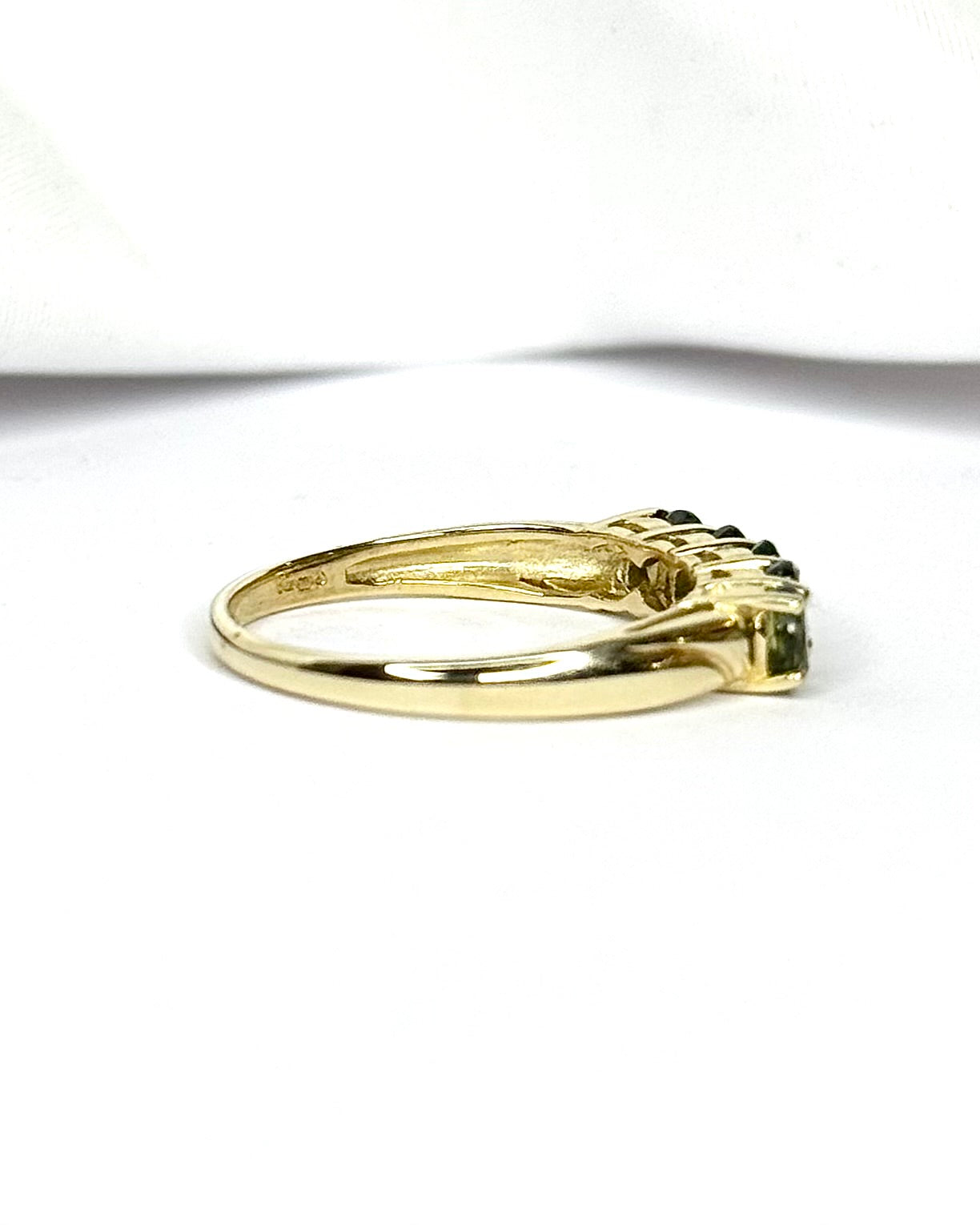 Green Sapphire River Ring 1.26 Carat "Sonia"
