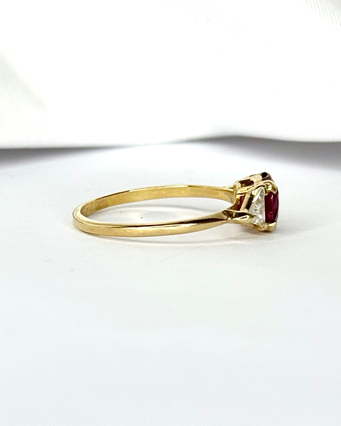 Bague Trilogie Rubis 1.20 carat &amp; Diamants 0.32 carat "Elisa"