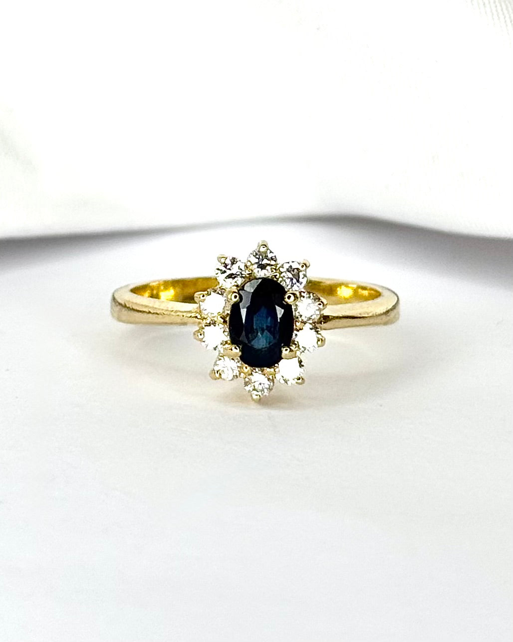 Bague Marguerite Saphir 0.74 carat &amp; Diamants 0.30 carat "Elisa"