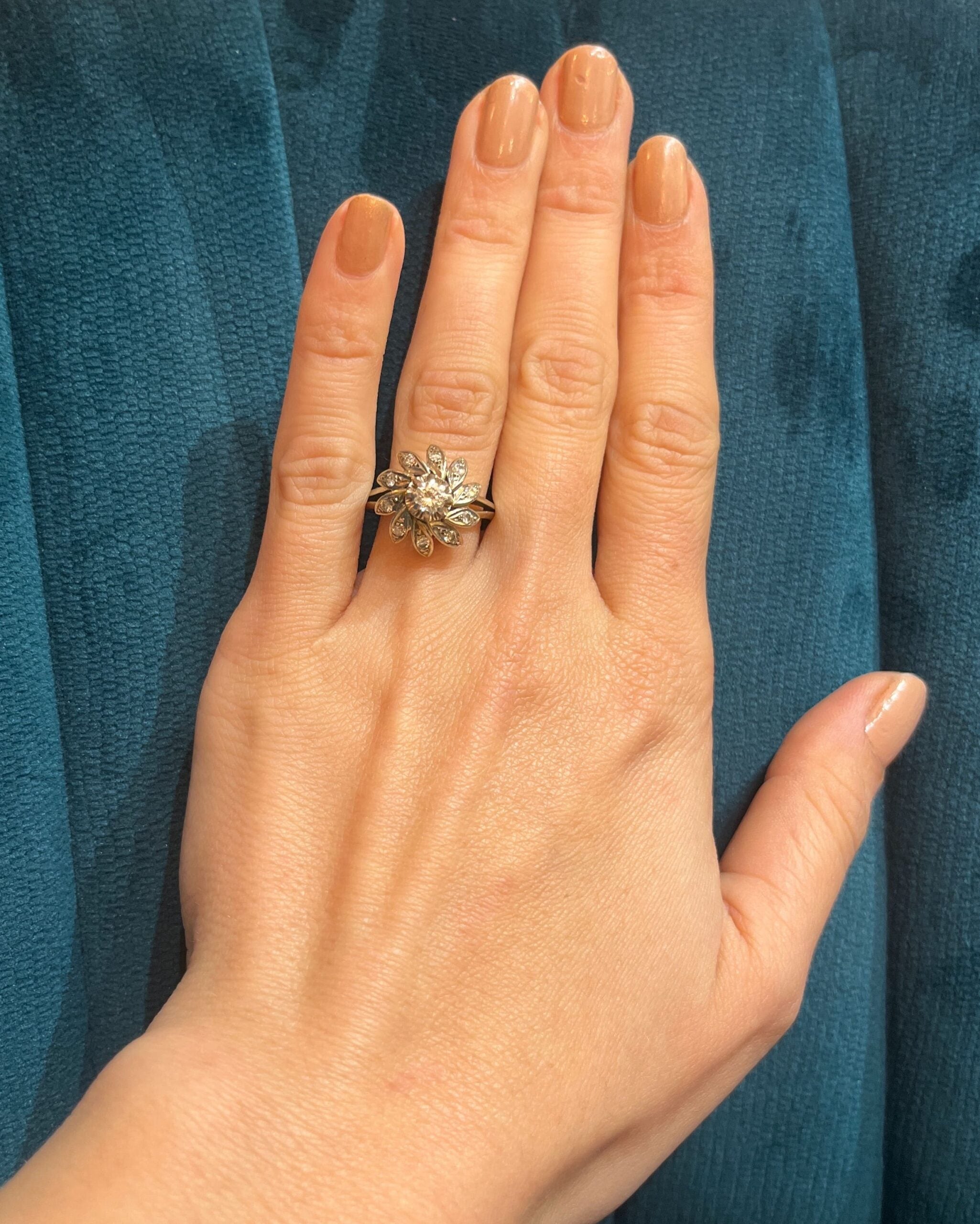 Bague Marguerite diamant 0.30 carat "Christina" - Elliade Paris