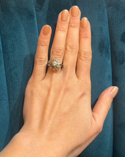 Anillo de margaritas con diamantes de 0,30 quilates &quot;Christina&quot;