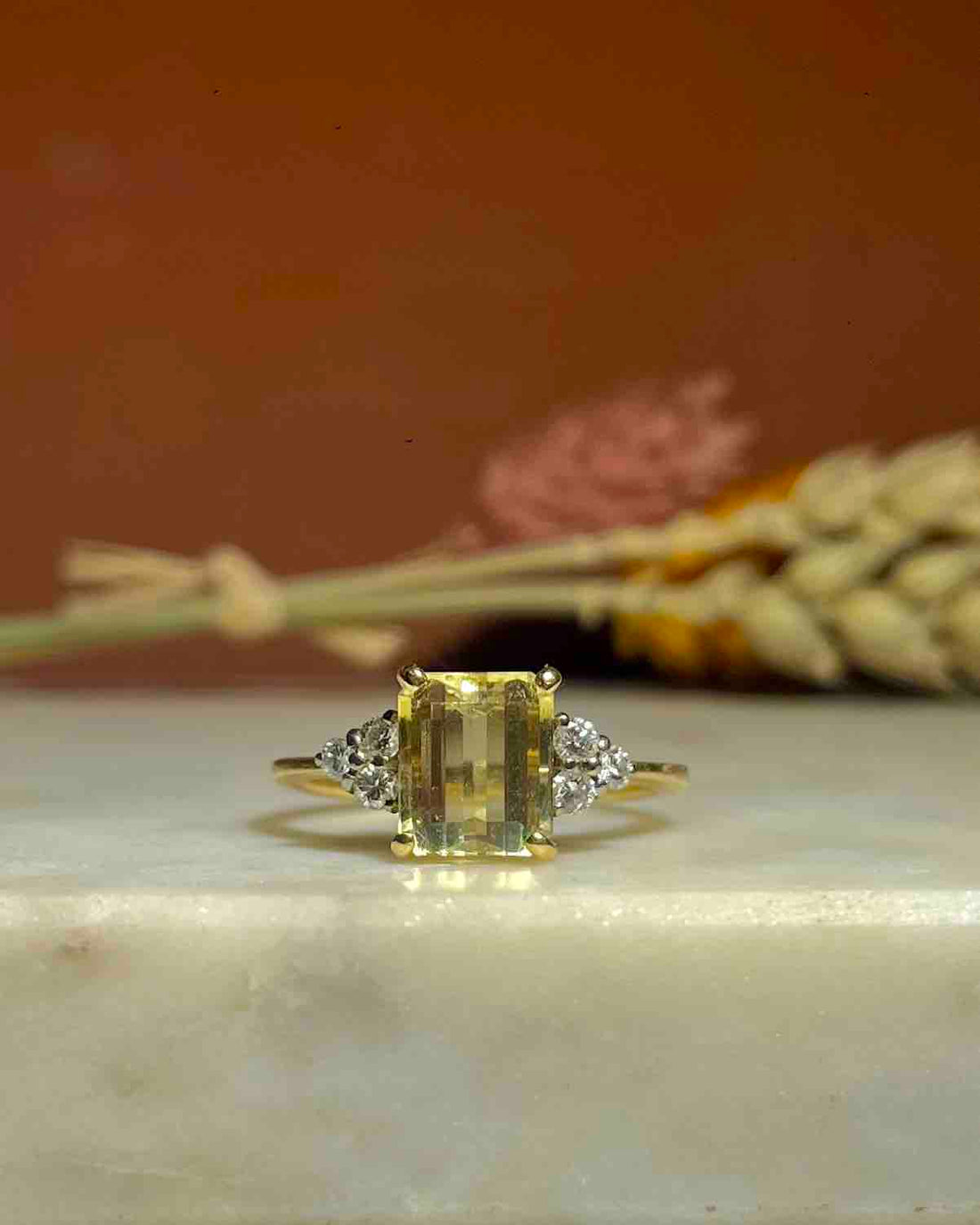 Bague trilogie citrine et diamants &quot;Cléome&quot;