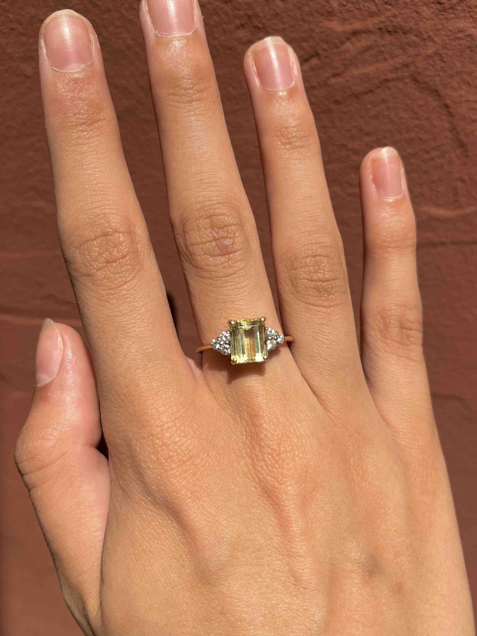 Anillo trilogía de citrino y diamantes "Cléome"