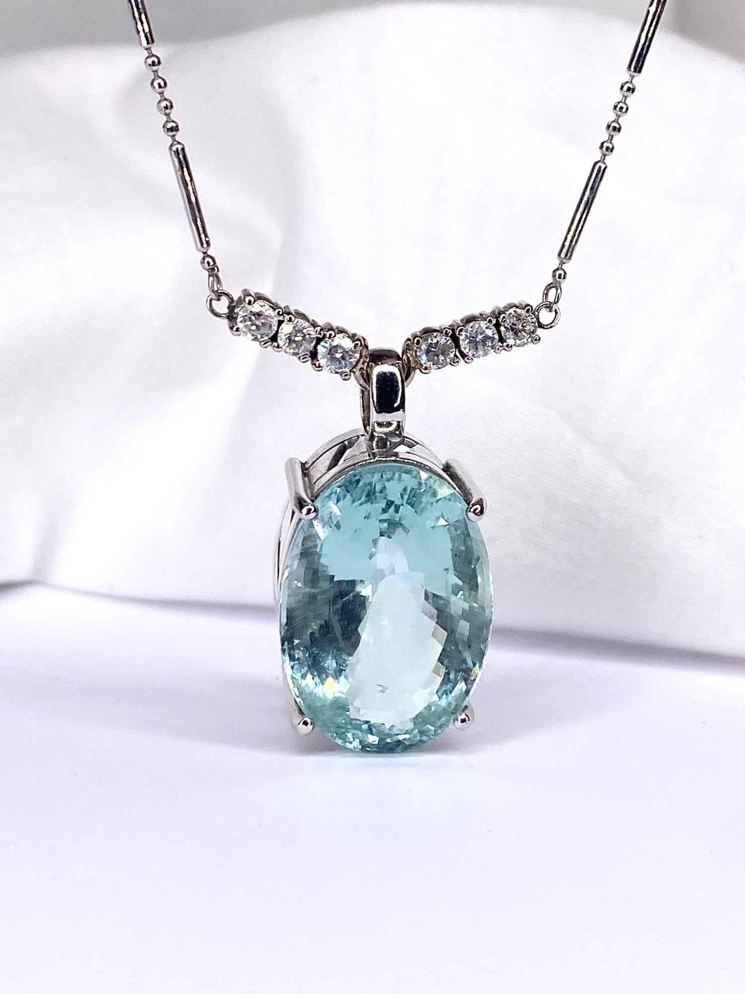 Collier Aigue marine 15 carats et diamants 0.60 carat &quot;Athénaïs&quot; - Elliade Paris