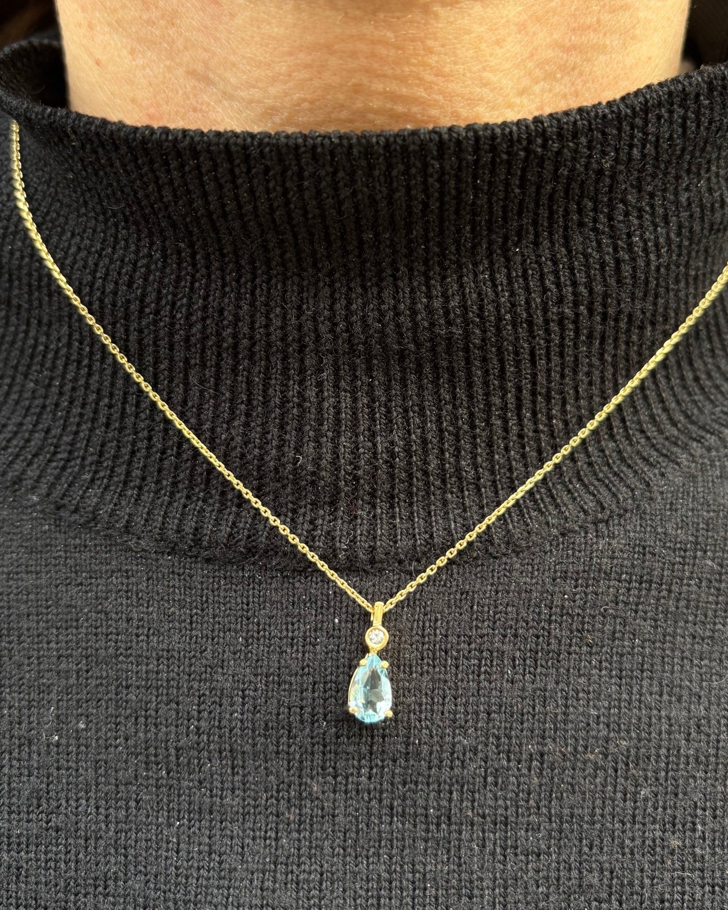 Collier Aigue - marine poire 0.80 carat, Diamant &amp; Or 18 carats &quot;Catalia&quot; - Elliade Paris