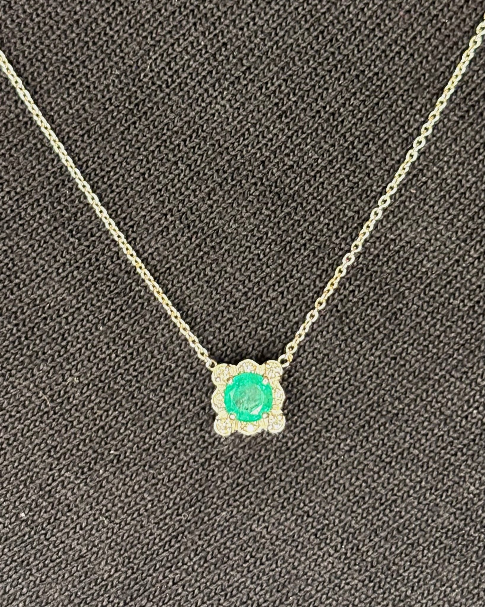 Collier Émeraude 0.40 carat &amp; Diamants "Basima" - Elliade Paris