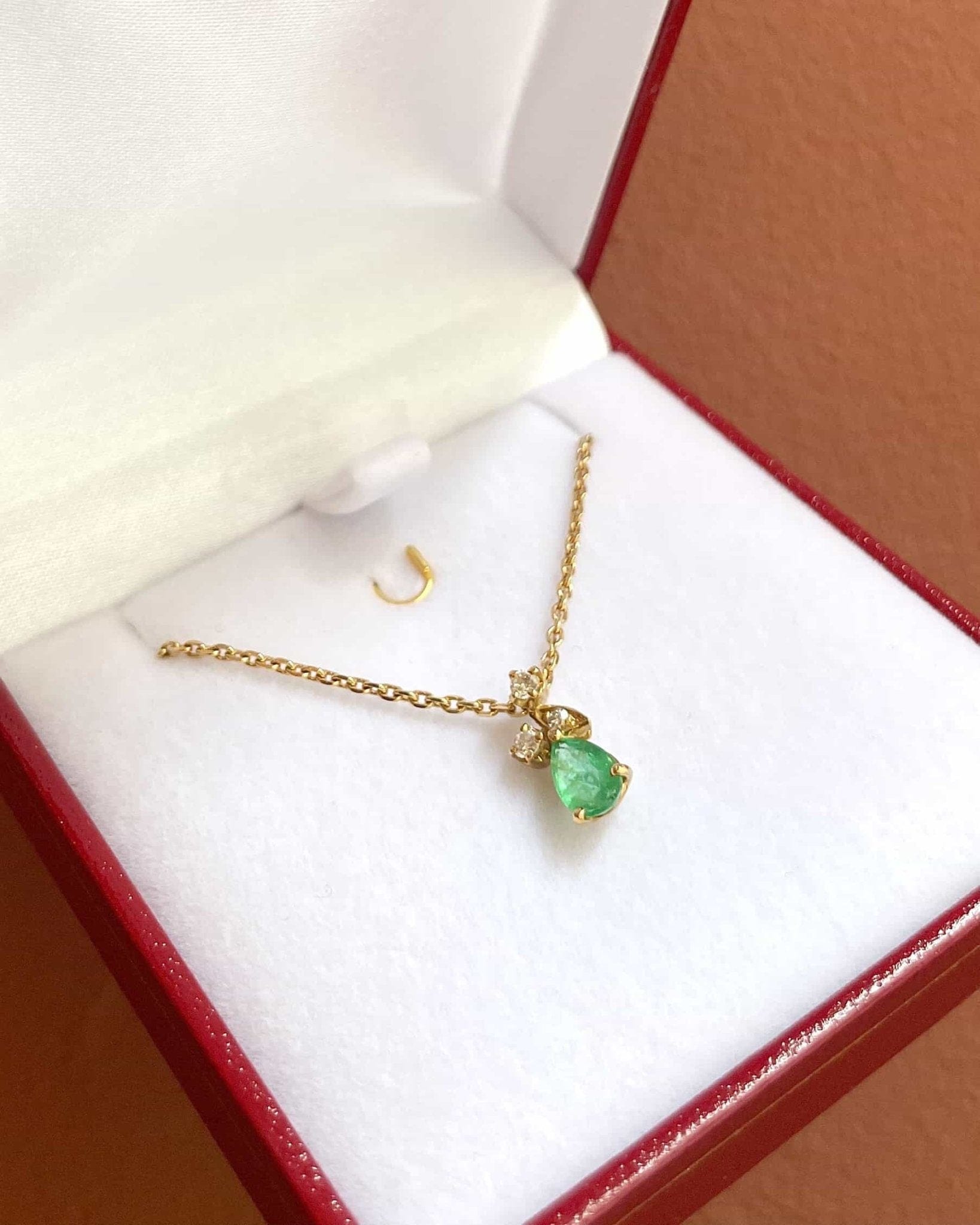 Collier Émeraude &amp; Diamants "Shaynis" - Elliade Paris