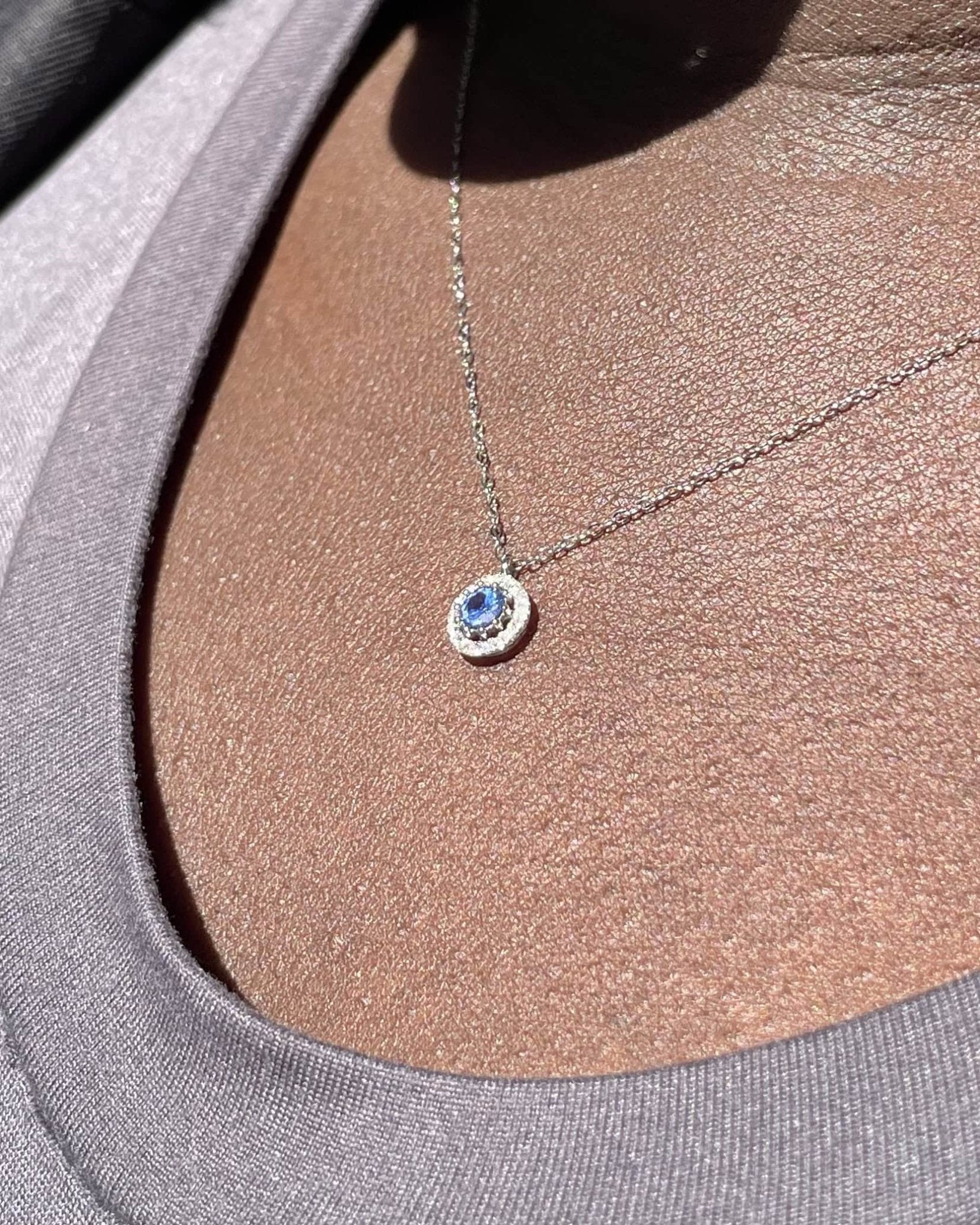 Collier Marguerite Saphir &amp; Diamants &quot;Eunice&quot; - Elliade Paris