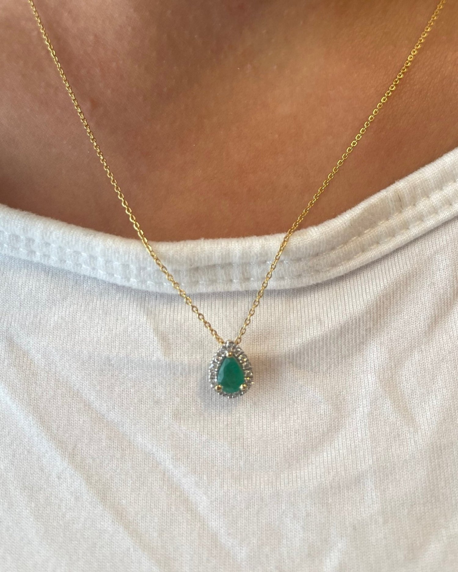 Collier Pendentif Émeraude &amp; Diamants &quot;Maëlys&quot; - Elliade Paris