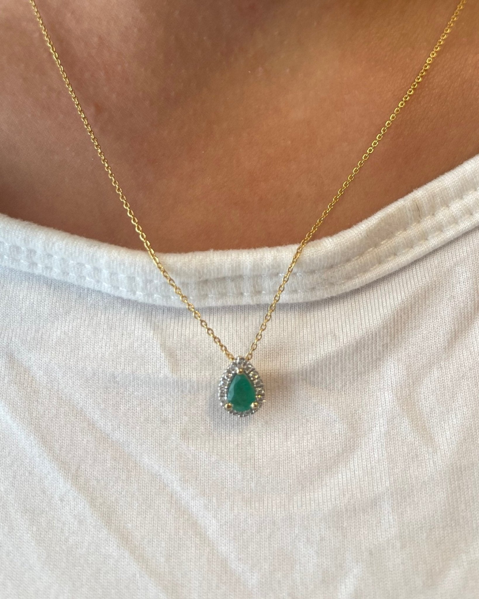 Collier Pendentif Émeraude &amp; Diamants &quot;Maëlys&quot; - Elliade Paris