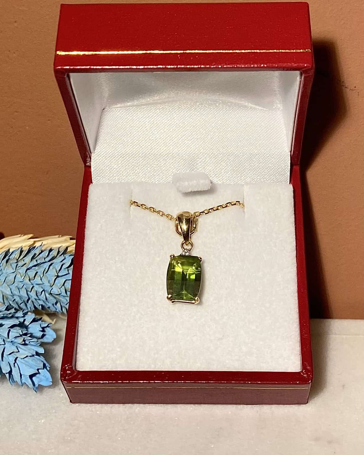 Collier Péridot 2.50 carats et Diamant &quot;Sallie&quot; - Elliade Paris