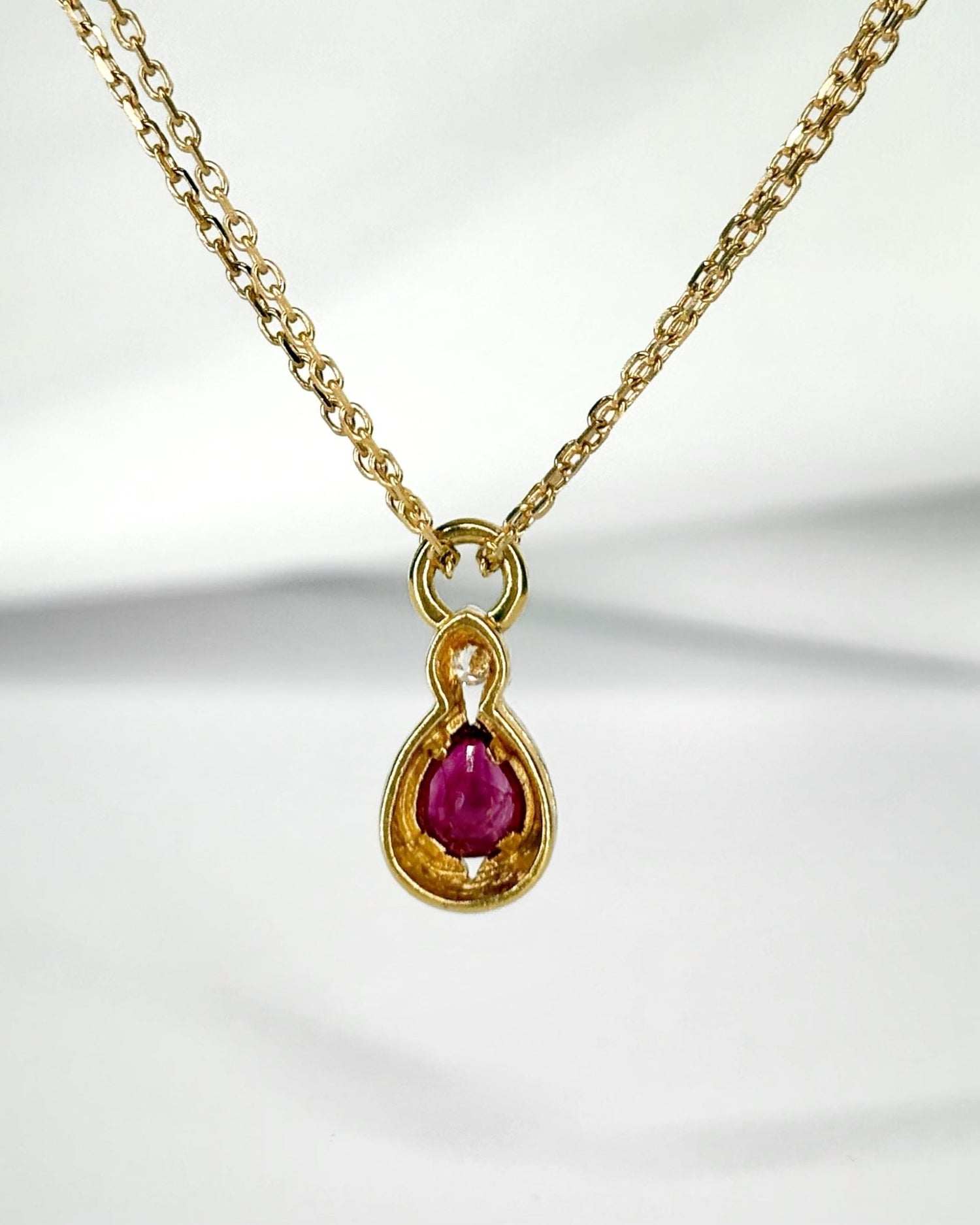 Collier Rubis 0.35 carat, Diamant &amp; 3.87g Or "Serena" - Elliade Paris