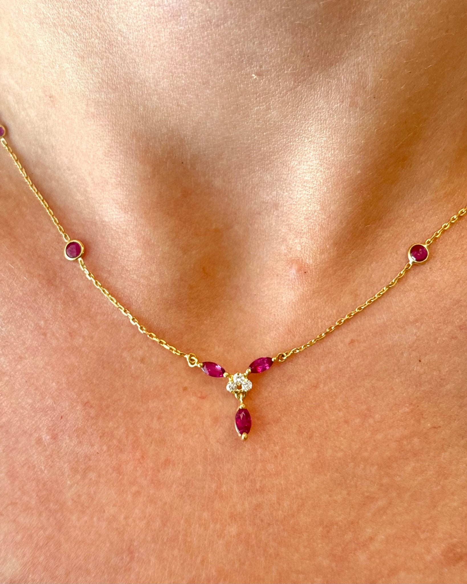 Collier Rubis 0.63 carat &amp; Diamants "Ombeline" - Elliade Paris