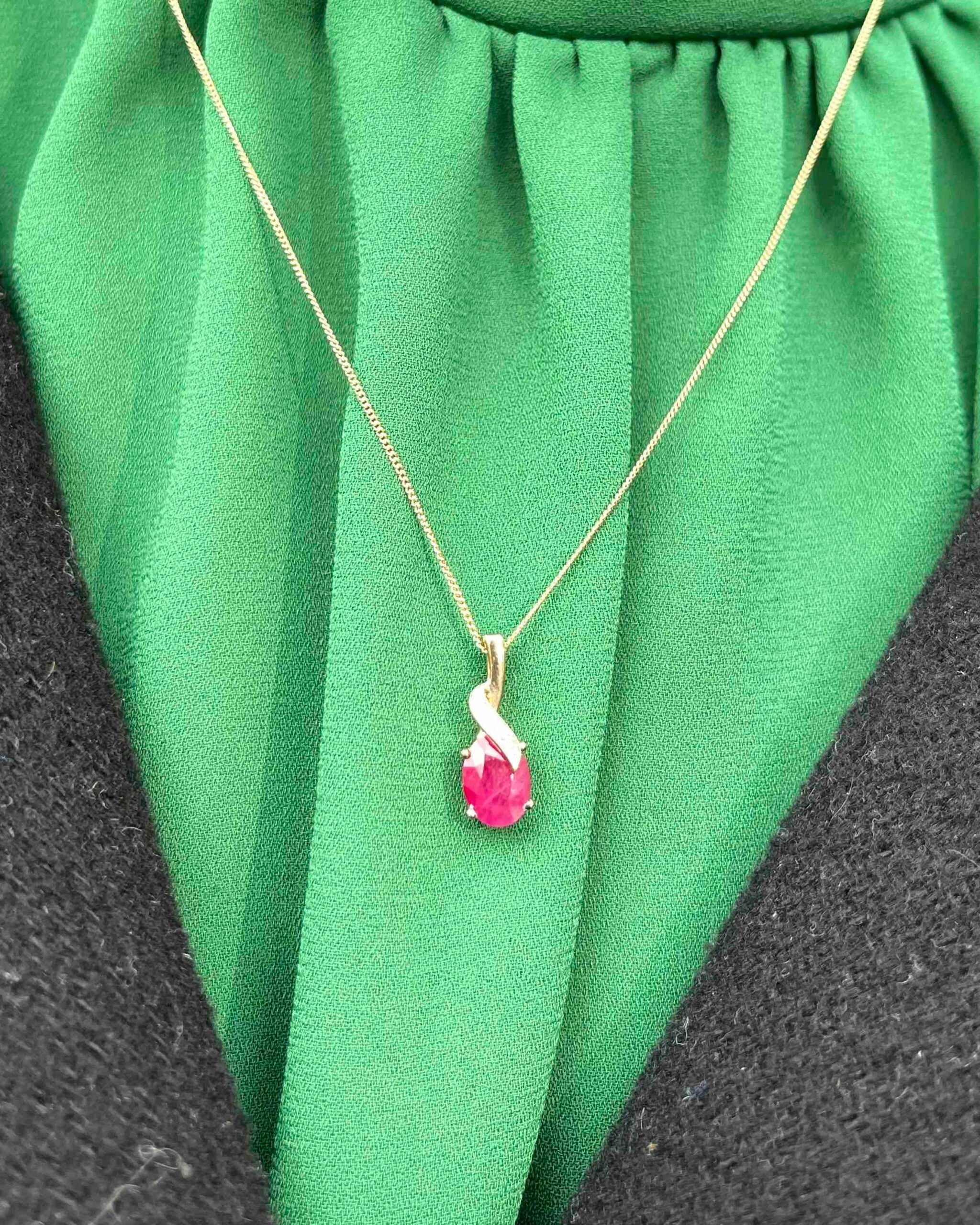 Collier Rubis 2 carats &amp; Diamants "Ioana"