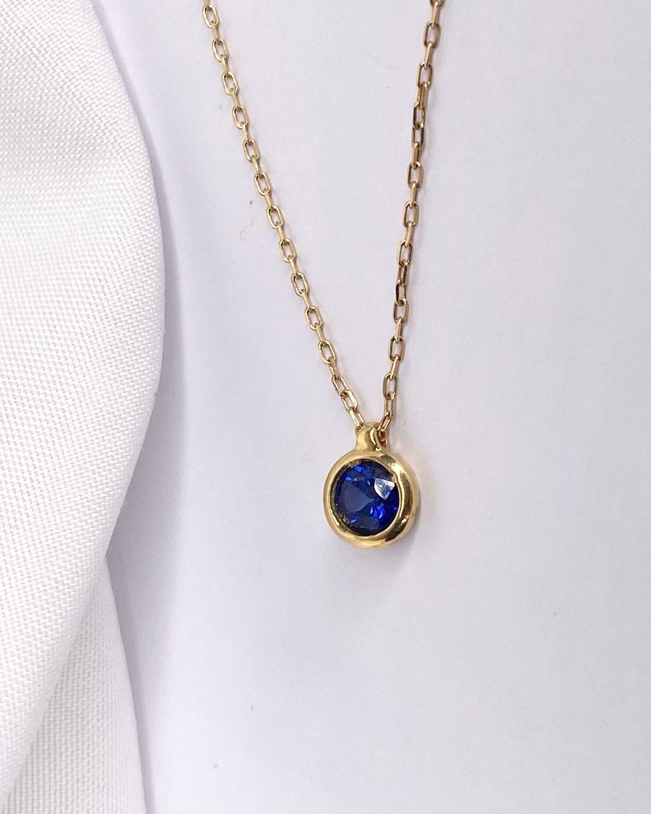 Collier Saphir 0.35 carat &quot;Sacha&quot; - Elliade Paris