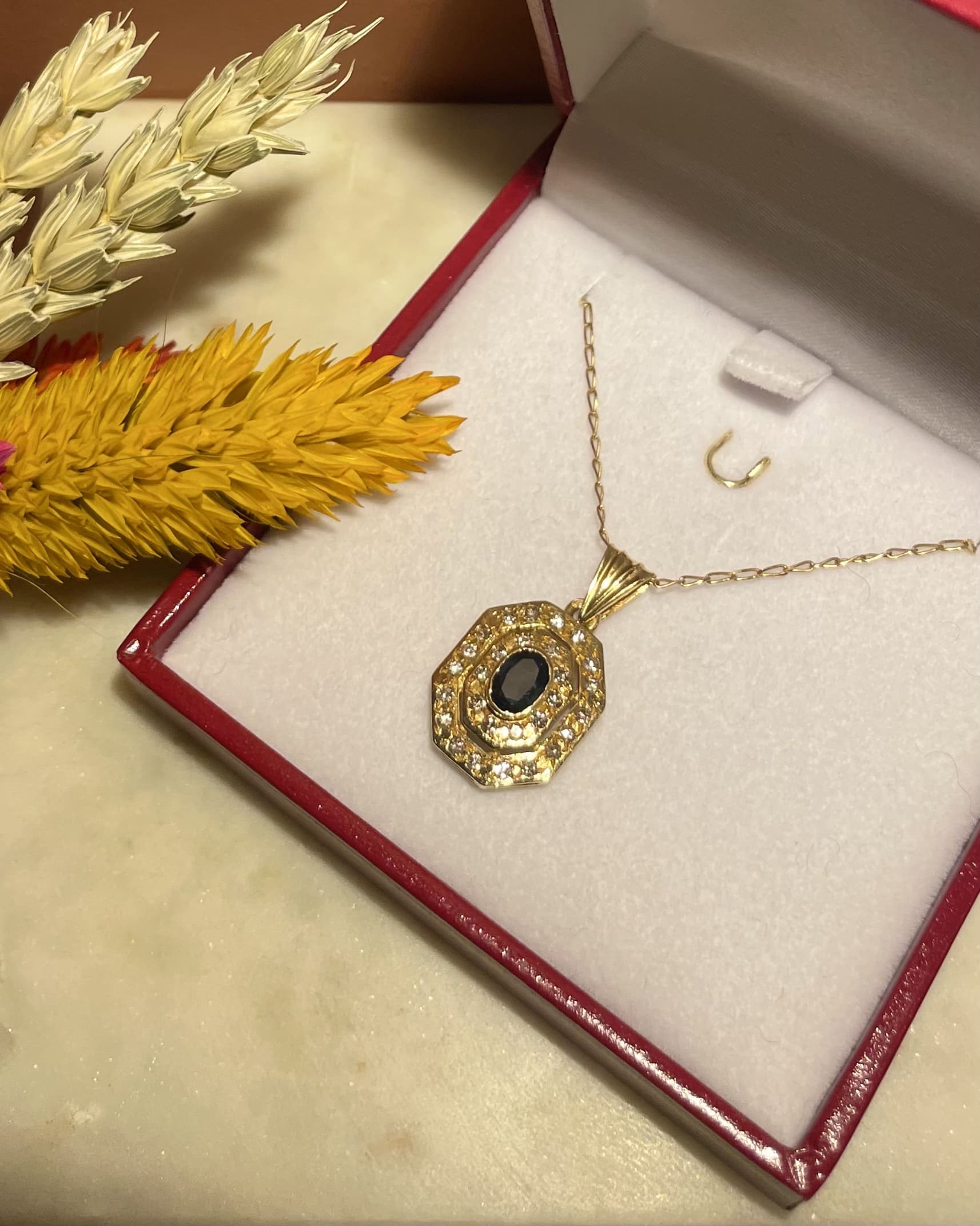 Pendentif style Art-Déco Saphir &amp; 28 Diamants "Ezra"