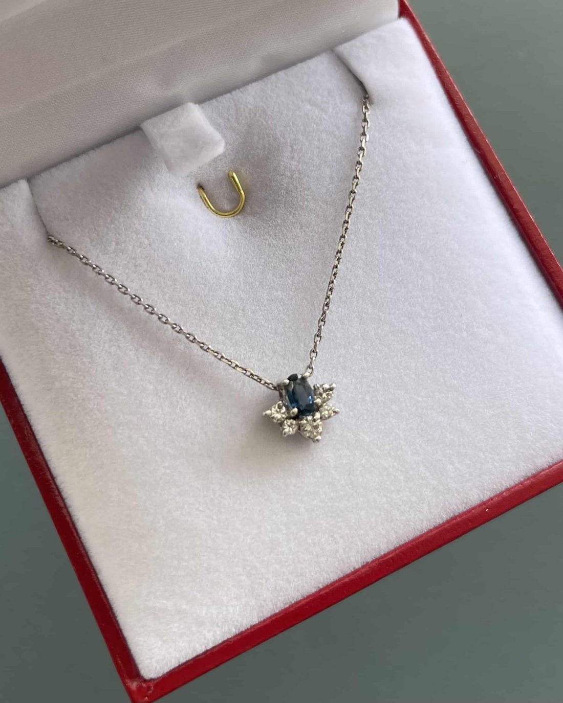 Collier Vintage Saphir &amp; Diamants &quot;Richa&quot; - Elliade Paris