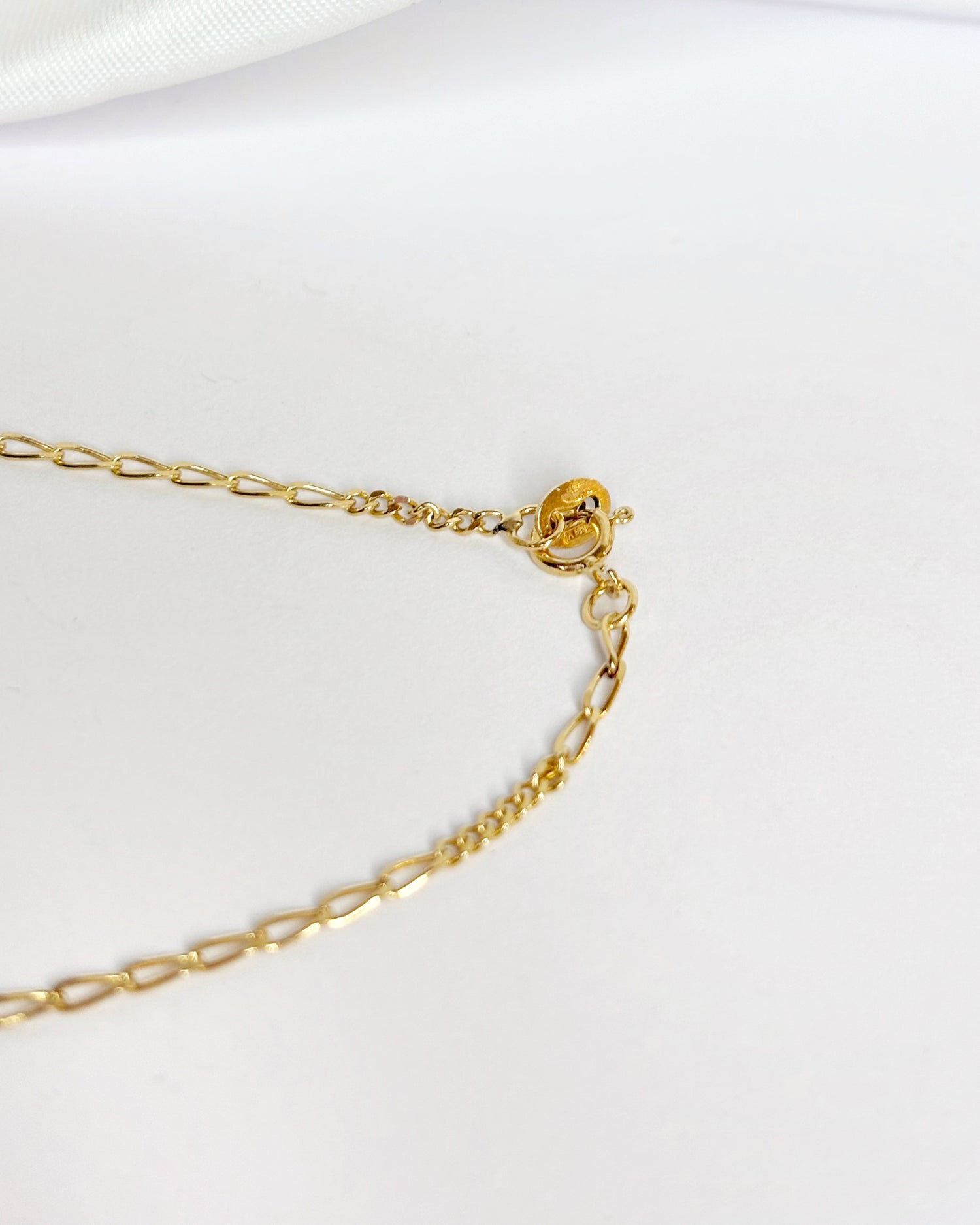 Collar Rubí 0,30 quilates y Diamante y Oro 3 g "Rosalina"