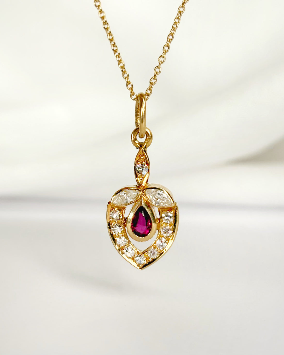 Pendentif Rubis 0.43 carat &amp; Diamants 0.30 carat "Augustine"