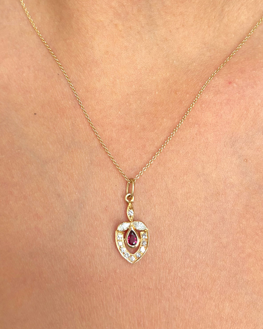 Pendentif Rubis 0.43 carat &amp; Diamants 0.30 carat "Augustine"