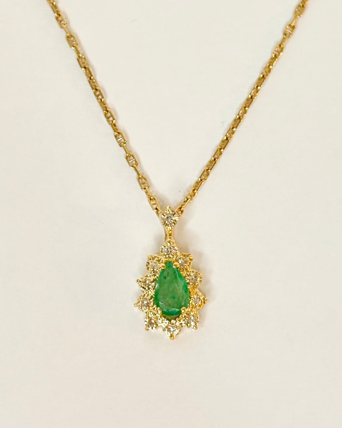 Pendentif Marguerite Émeraude 0.50 carat &amp; 11 Diamants &quot;Leya&quot;