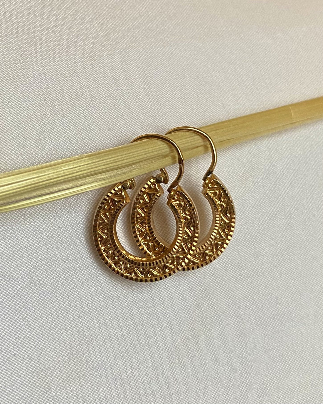 Pendientes de aro vintage de oro "Joyah"