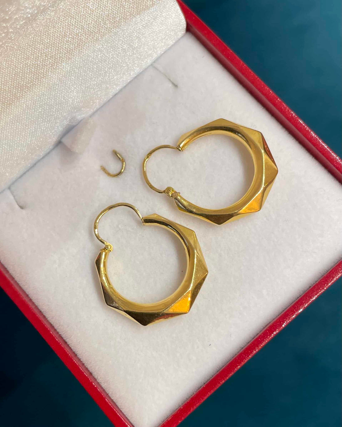 Vintage 18 Carat Gold "Sadie" Hoop Earrings