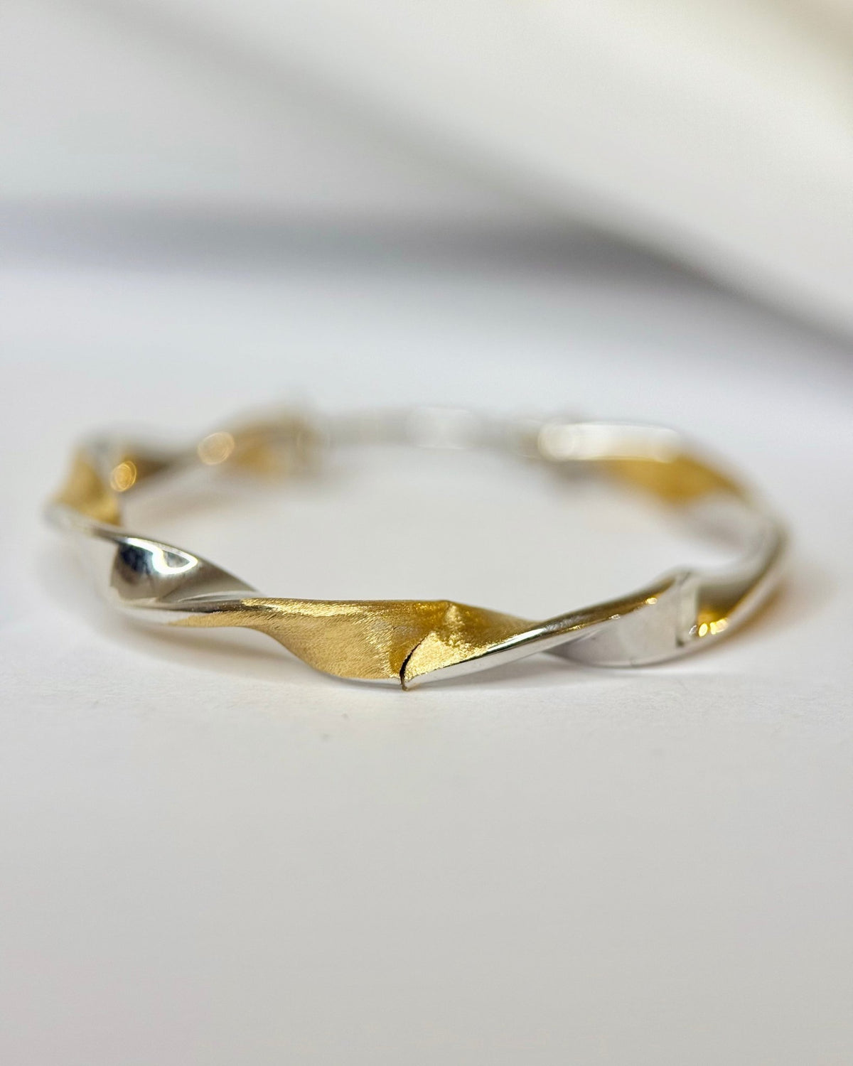 Créoles Deux Ors 18 carats "Paulette" - Elliade Paris