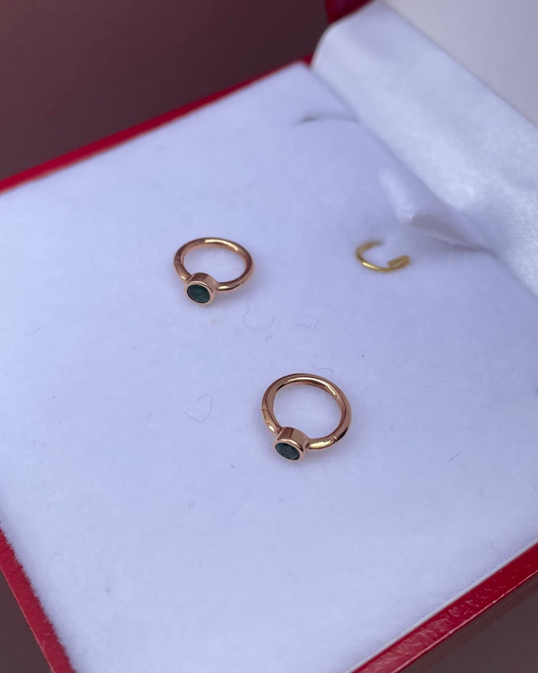 Mini Vintage Gold and Emerald Creoles "Albane"