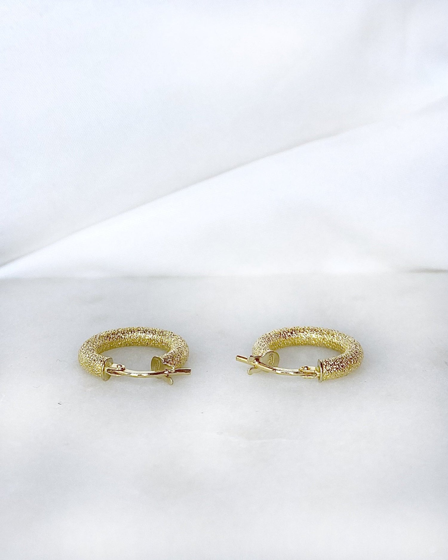 Créoles or jaune 18 carats brillantes &quot;Nakoa&quot; - Elliade Paris