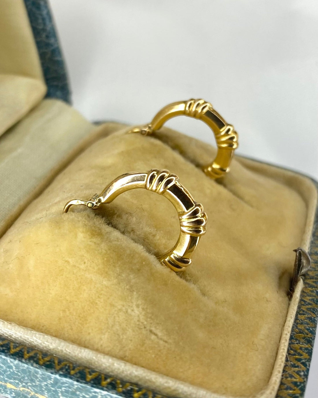 Créoles Or Jaune 18 carats "Vedrana" - Elliade Paris