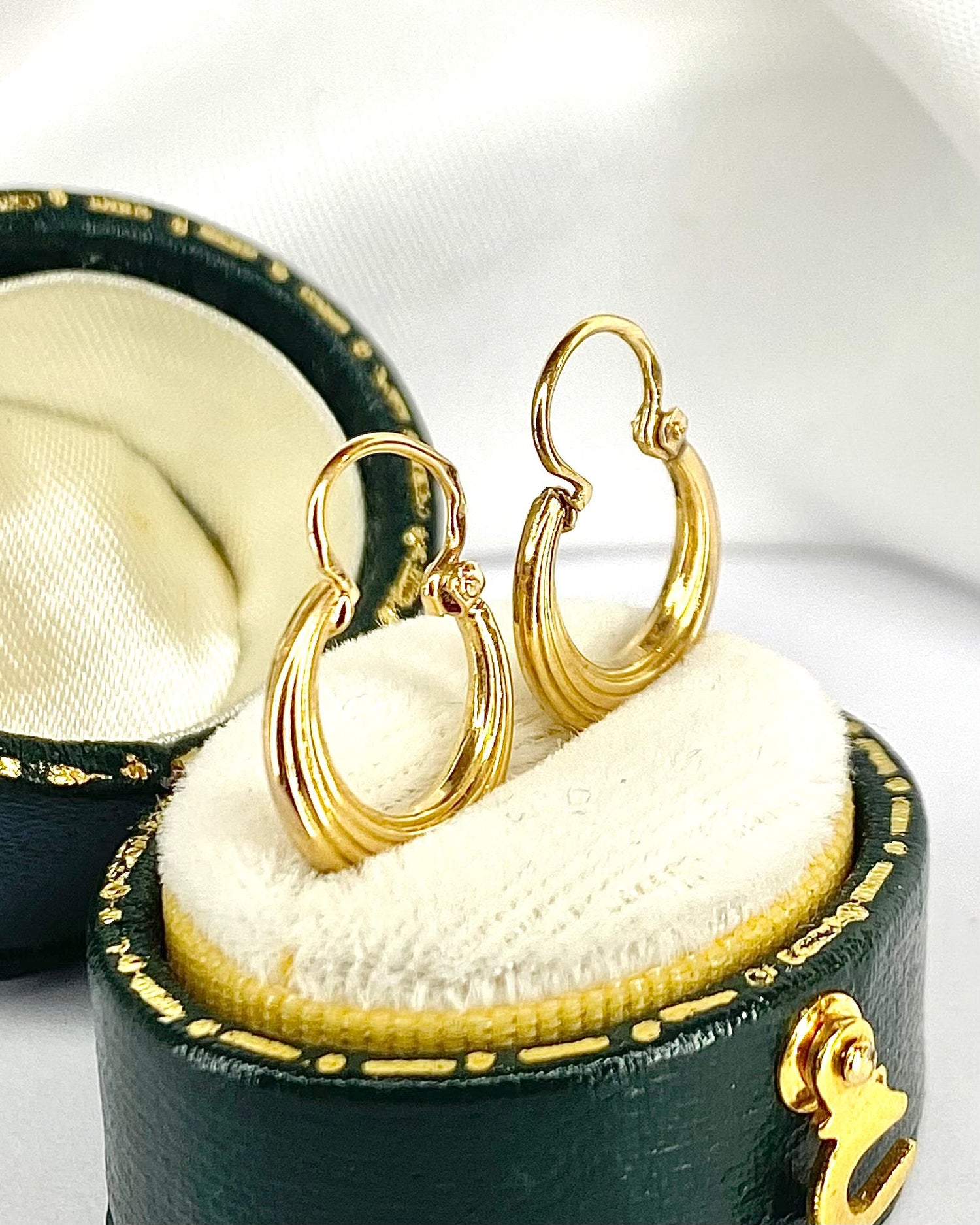 Créoles Or Jaune "Paula" - Elliade Paris